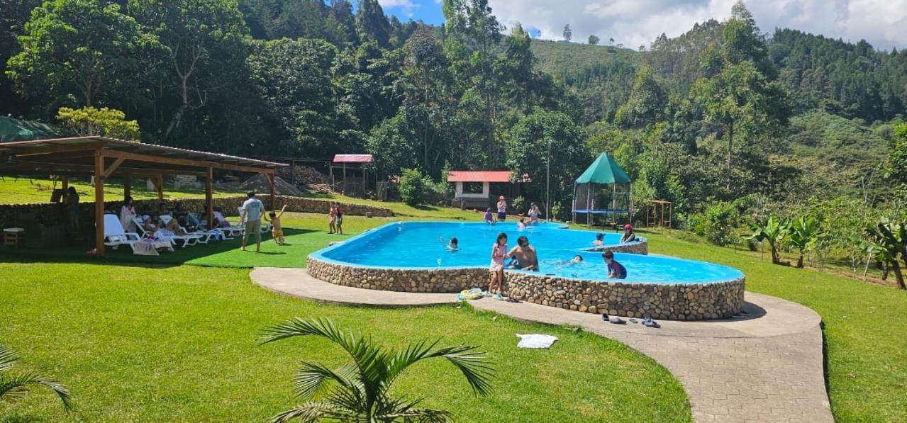 Hassinger Ranch Cabanas Oxapampa Ngoại thất bức ảnh