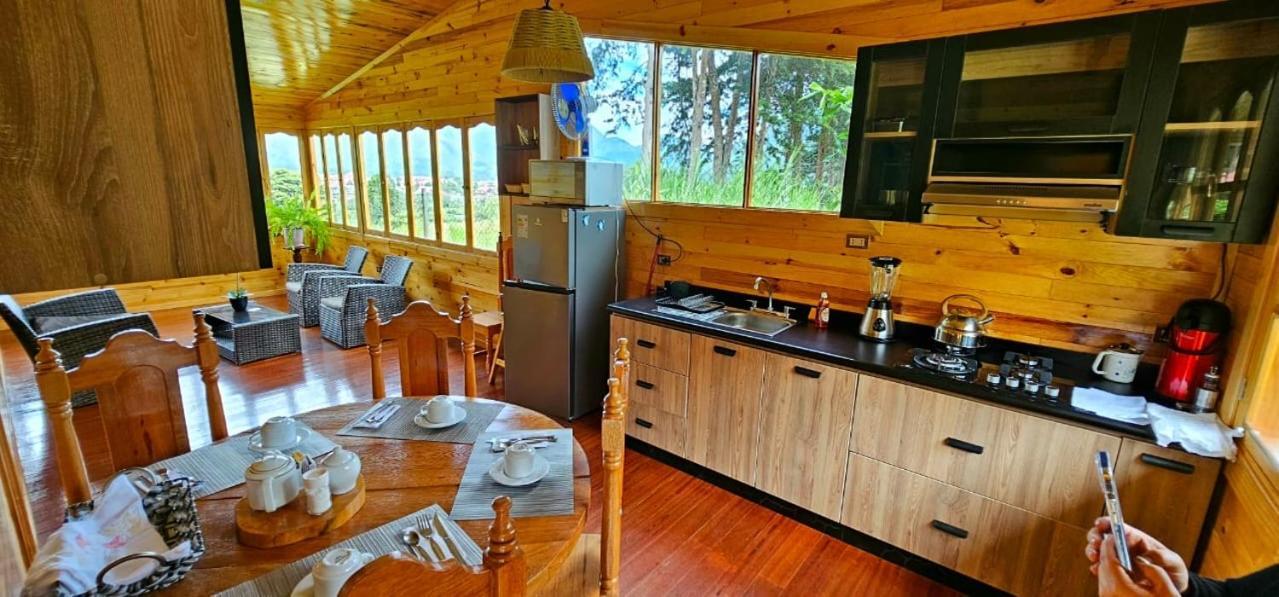 Hassinger Ranch Cabanas Oxapampa Ngoại thất bức ảnh