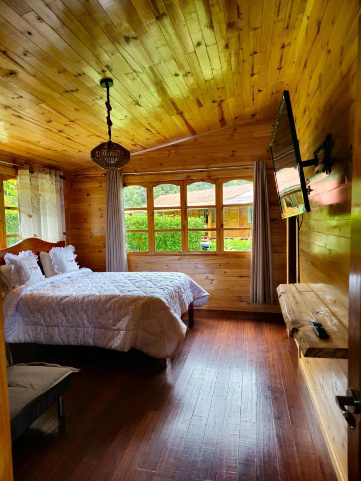 Hassinger Ranch Cabanas Oxapampa Ngoại thất bức ảnh