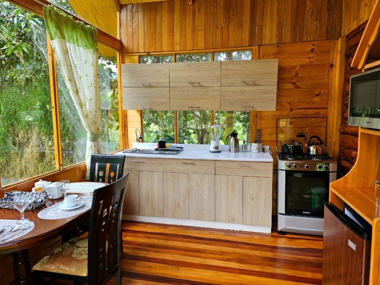 Hassinger Ranch Cabanas Oxapampa Ngoại thất bức ảnh