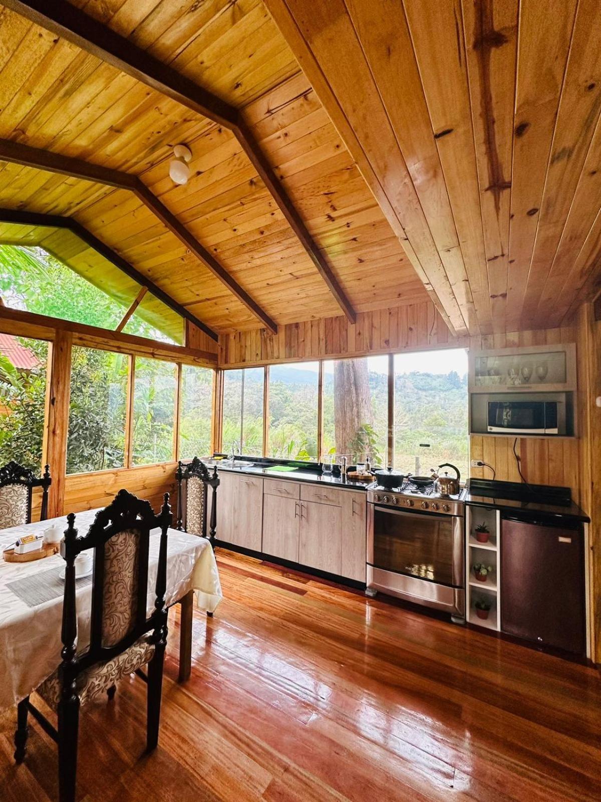 Hassinger Ranch Cabanas Oxapampa Ngoại thất bức ảnh