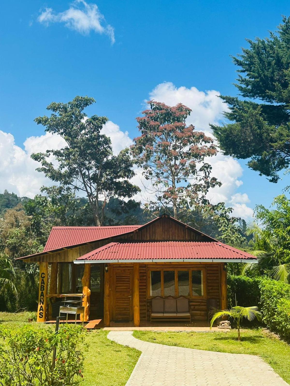 Hassinger Ranch Cabanas Oxapampa Ngoại thất bức ảnh