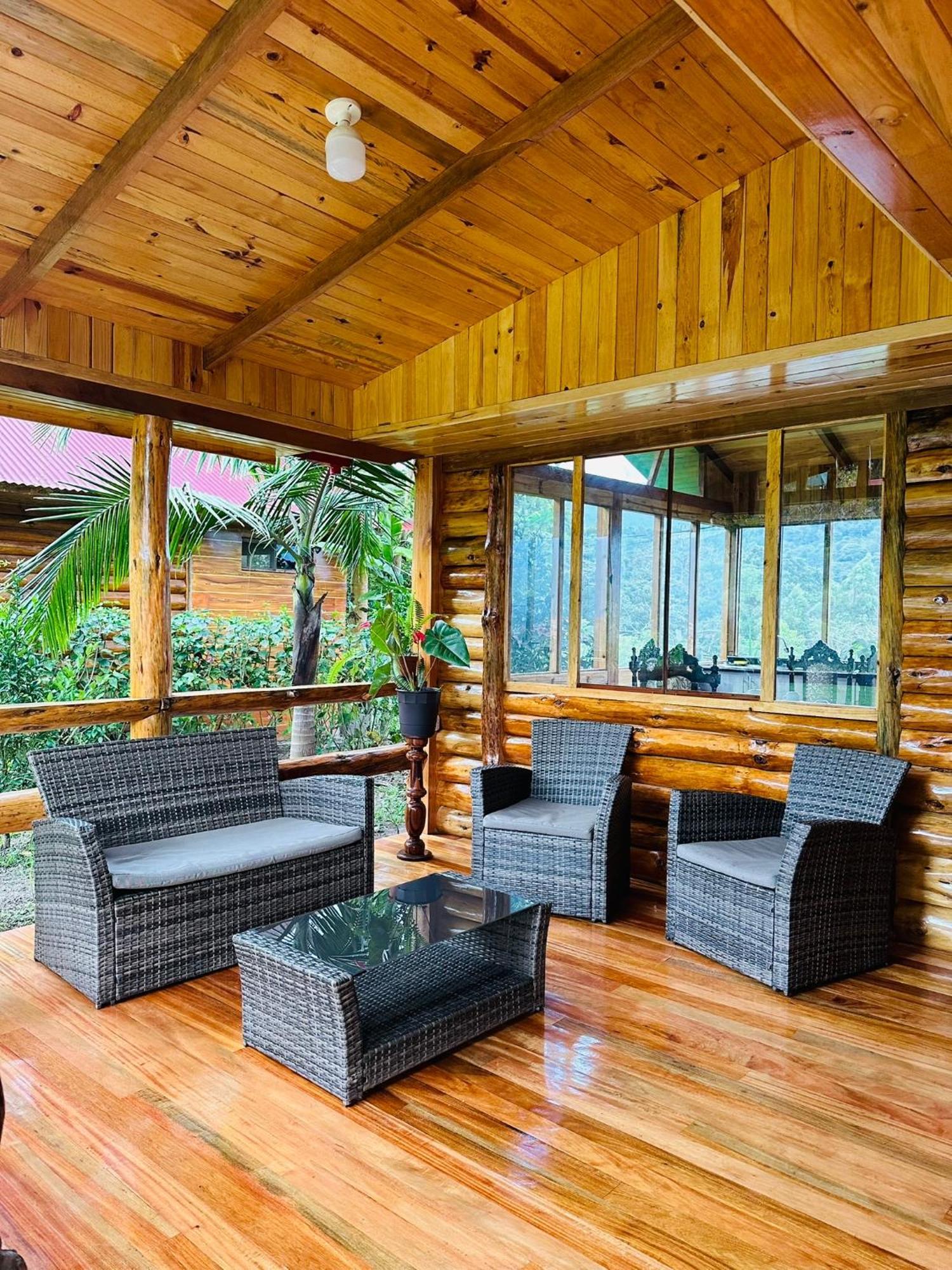 Hassinger Ranch Cabanas Oxapampa Ngoại thất bức ảnh