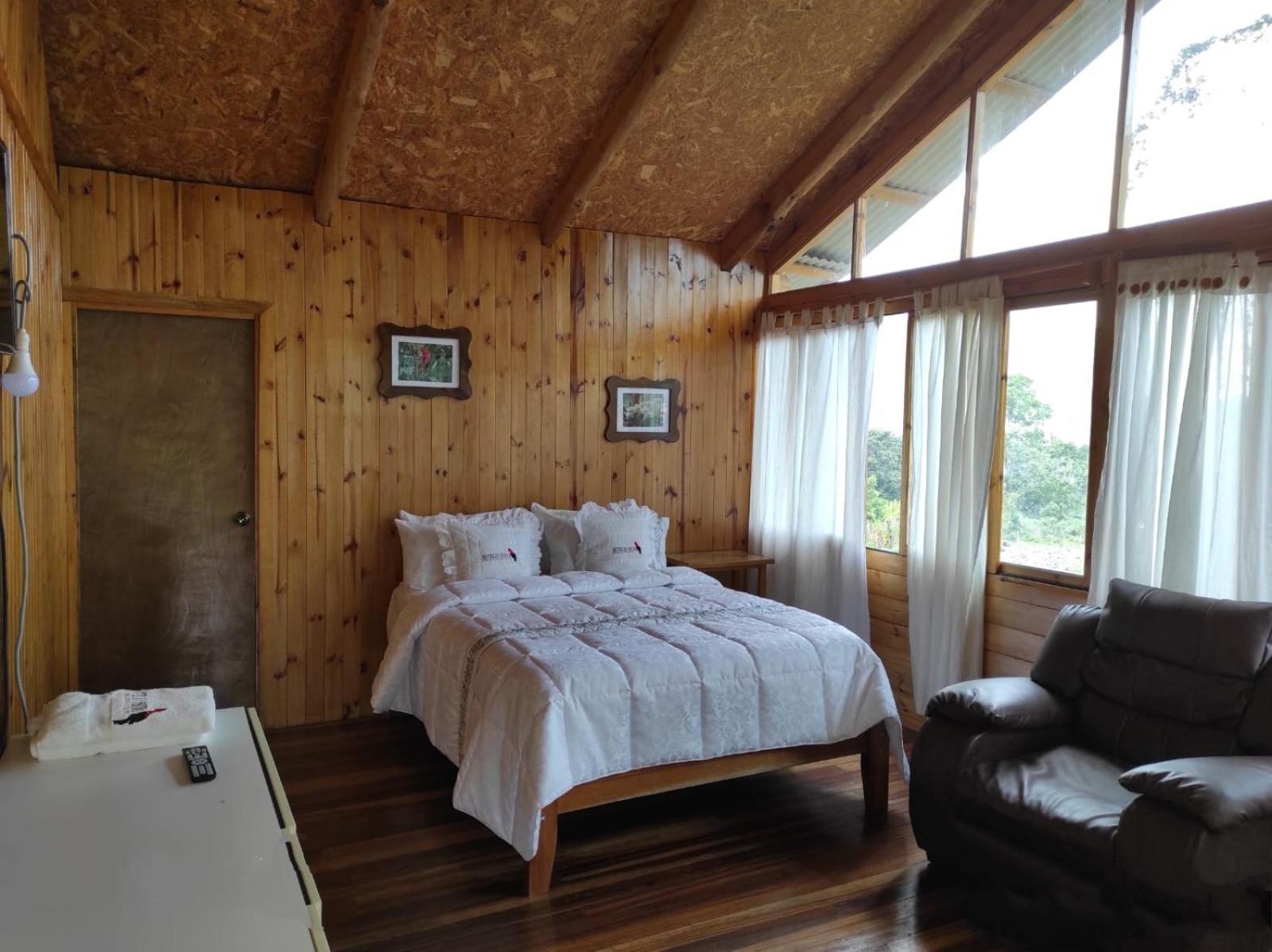 Hassinger Ranch Cabanas Oxapampa Phòng bức ảnh