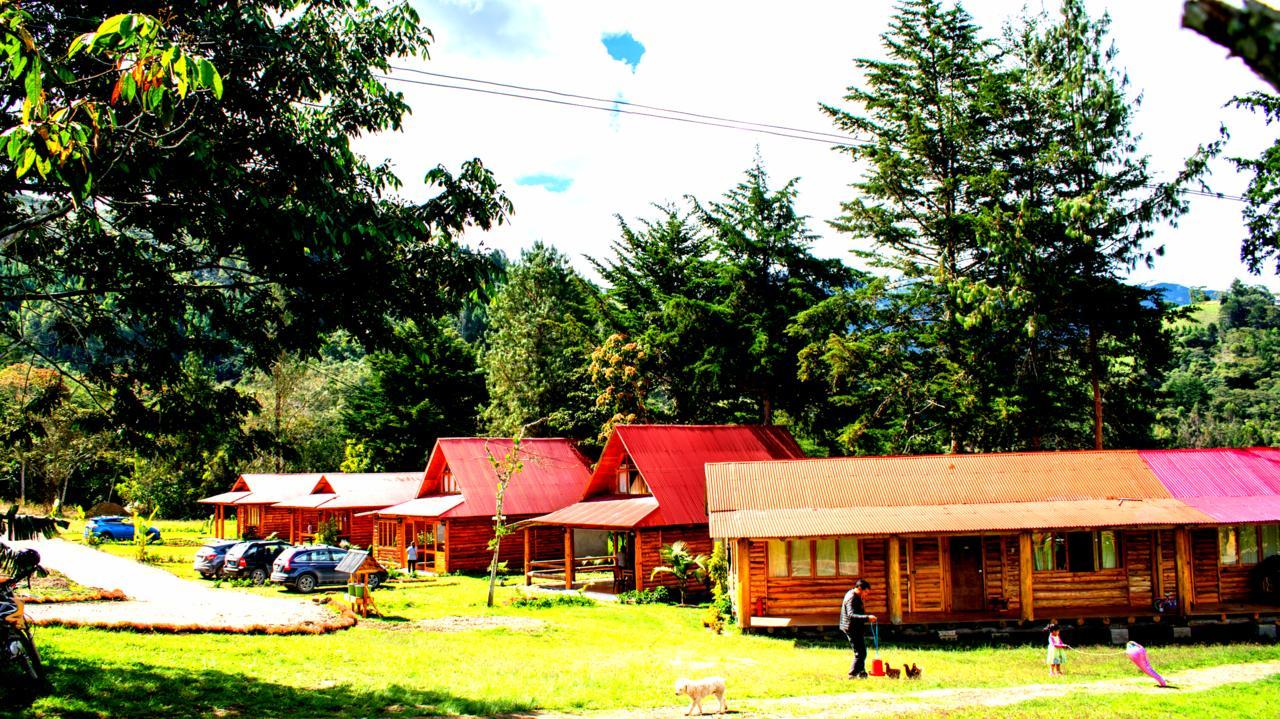 Hassinger Ranch Cabanas Oxapampa Ngoại thất bức ảnh